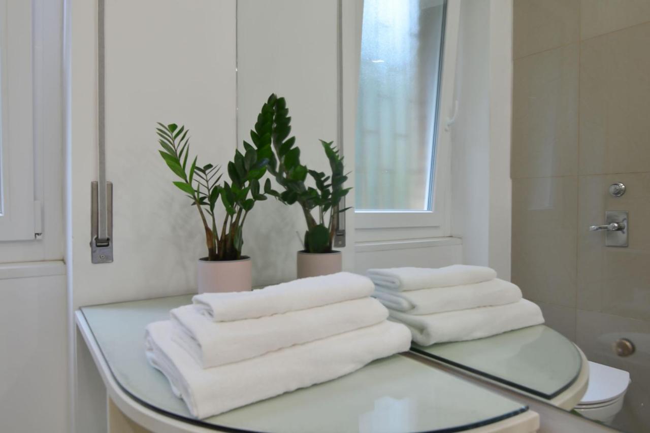Milano Lights Hotel Bagian luar foto